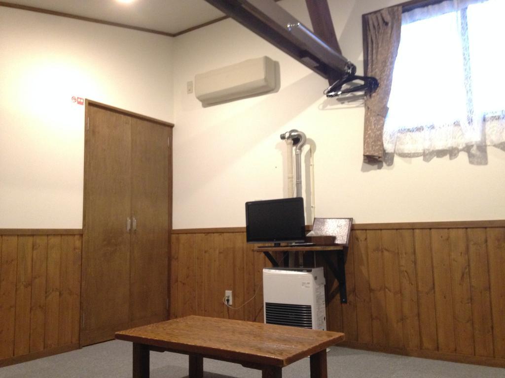 Community House Tyrolien Hotel Hakuba Ngoại thất bức ảnh